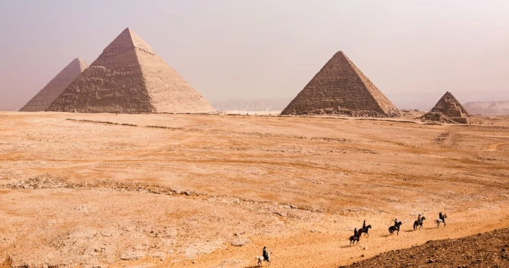 Tour economico di un giorno alle Piramidi di Giza con giro in quad e cammello