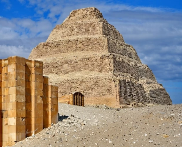 Cheap Giza Pyramids and Saqqara Day Tour 