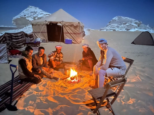 Circuit de camping dans le désert blanc de 4 jours au départ des États-Unis