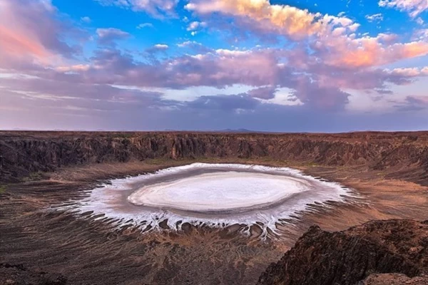 Al Wahbah crater tour from Riyadh