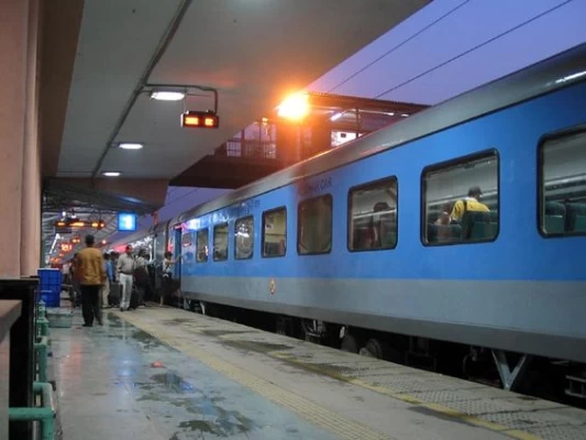 Recorrido en tren rápido de un día por el Taj Mahal en India