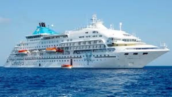 El crucero Celestyal Crystal hace escala en el puerto de Alejandría