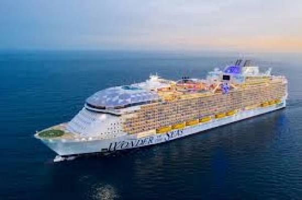 Le navire de croisière Royal Caribbean fait escale dans le port d'Alexandrie